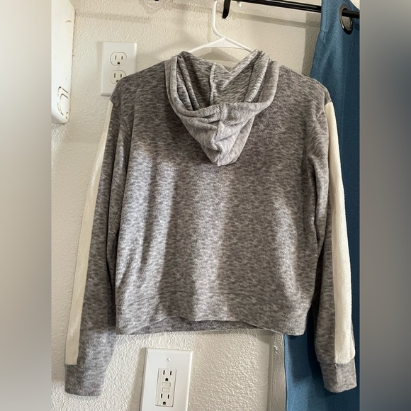 Planet Gold Women's Gray and Cream Hoodie - Picture 5 of 5